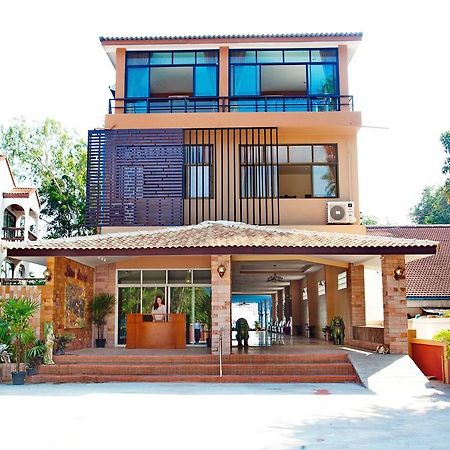 Sea Breeze Guest House Cha-Am Bagian luar foto