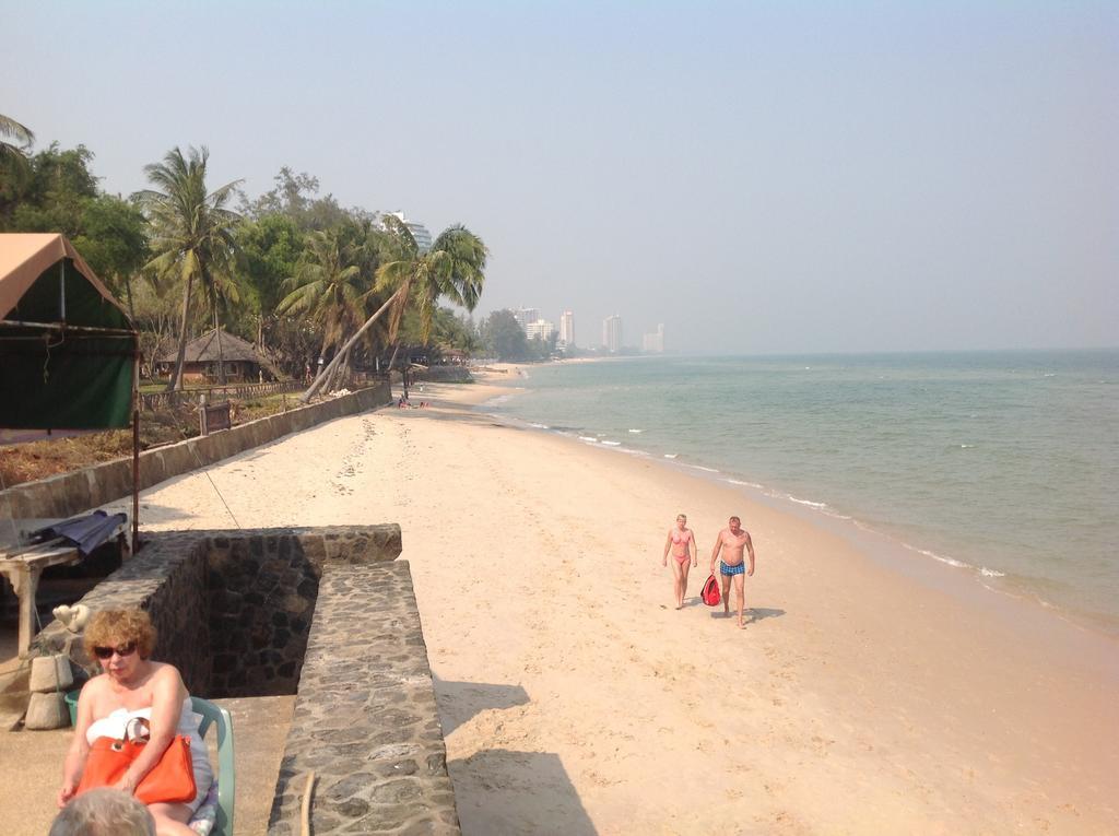 Sea Breeze Guest House Cha-Am Bagian luar foto