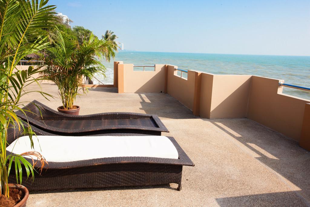 Sea Breeze Guest House Cha-Am Bagian luar foto