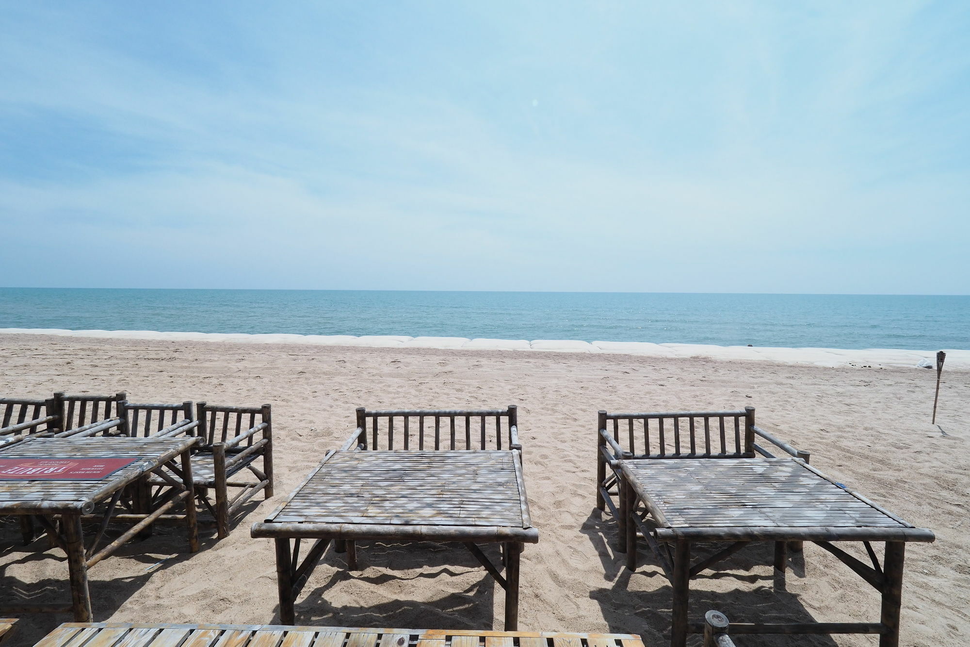 Sea Breeze Guest House Cha-Am Bagian luar foto